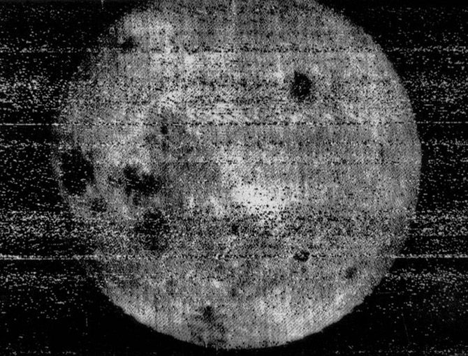 Картинки по запросу 1839 - Луи Дагер произвел первую фотосъемку Луны.