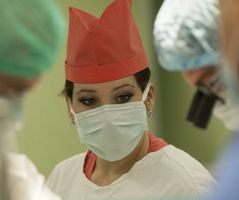 Инструктаж для регионов. Псковские врачи провели операцию по бесшовному удалению щитовидной железы