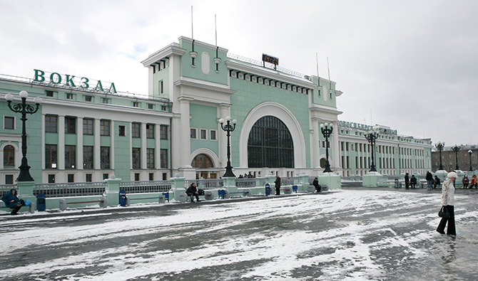 Жд справочная телефон новосибирск. ЖД вокзал Новосибирск зимой. ЖД вокзал Новосибирск главный зимой. Новосибирск главный вокзал в 2000 году. Вокзал Новосибирск зима 2024.