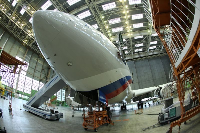 Самолет строй. Тарусский авиазавод. Авиазавод колонна. Авиазавод Хенкель в Ораниенбурге. Туношна авиазавод.